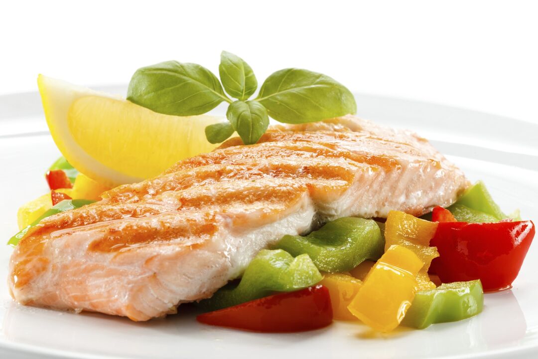 Tvaicētas vai grilētas zivis ar augstu olbaltumvielu diētu